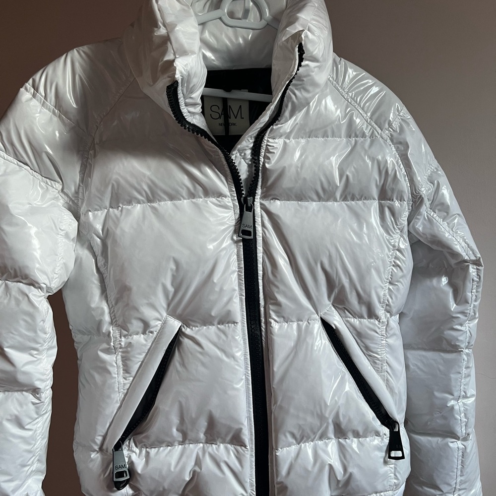 SAM puffer jacket in white. NWT size L